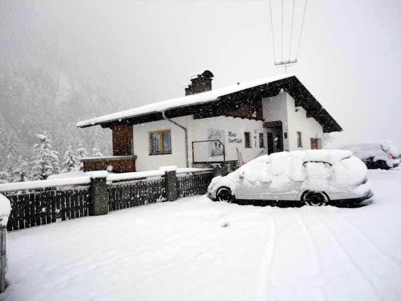Haus Dorfblick Hotel Pragraten ภายนอก รูปภาพ