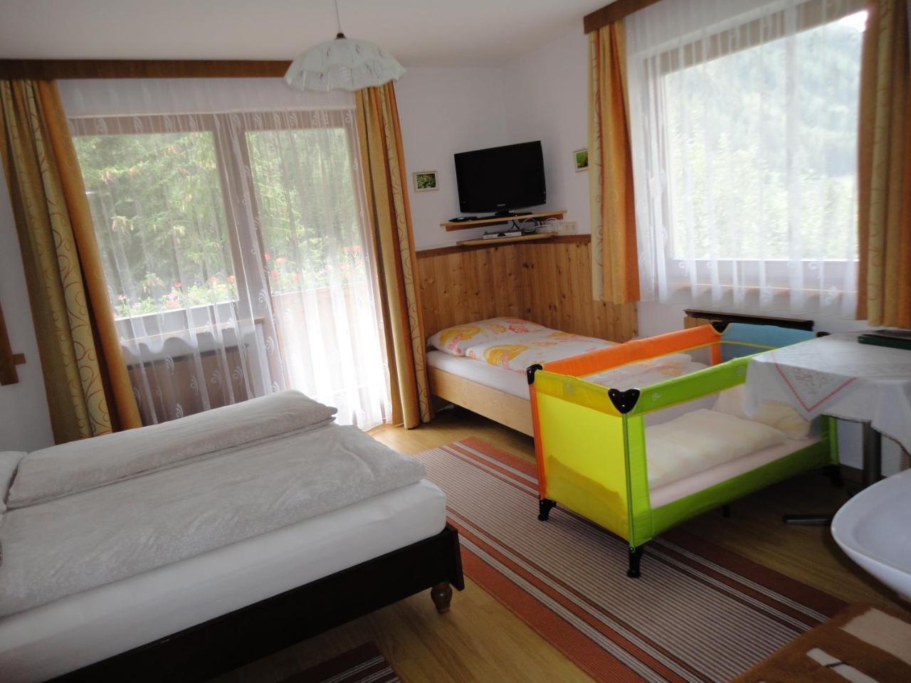 Haus Dorfblick Hotel Pragraten ภายนอก รูปภาพ